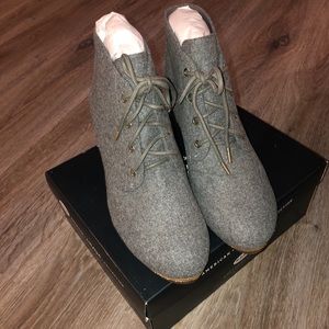 Dr Scholls Grey ankle shoe